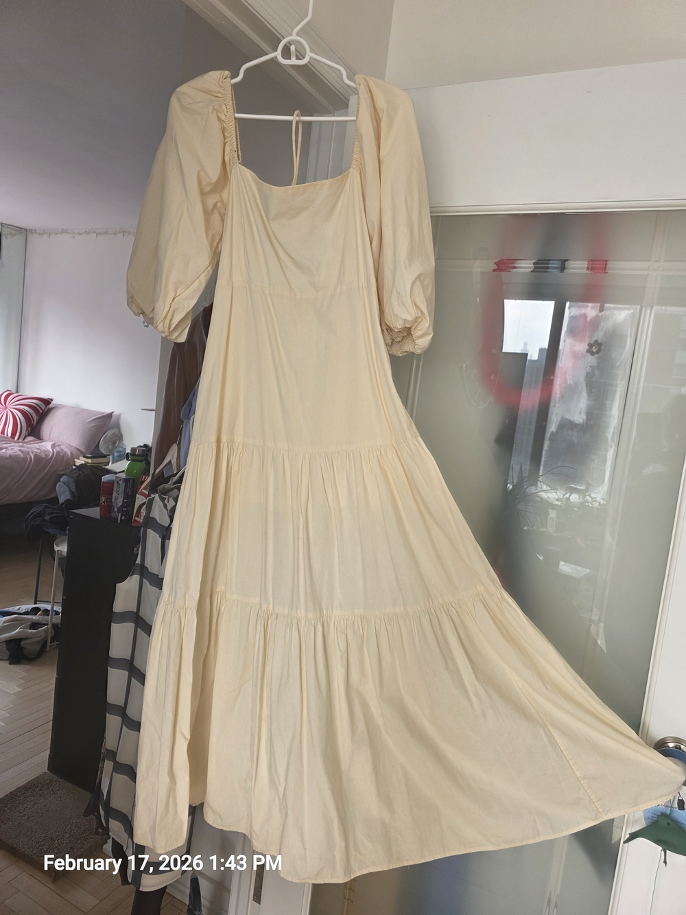l*space Cream Tiered Puff-Sleeve Maxi Dress - Picture 2 of 3